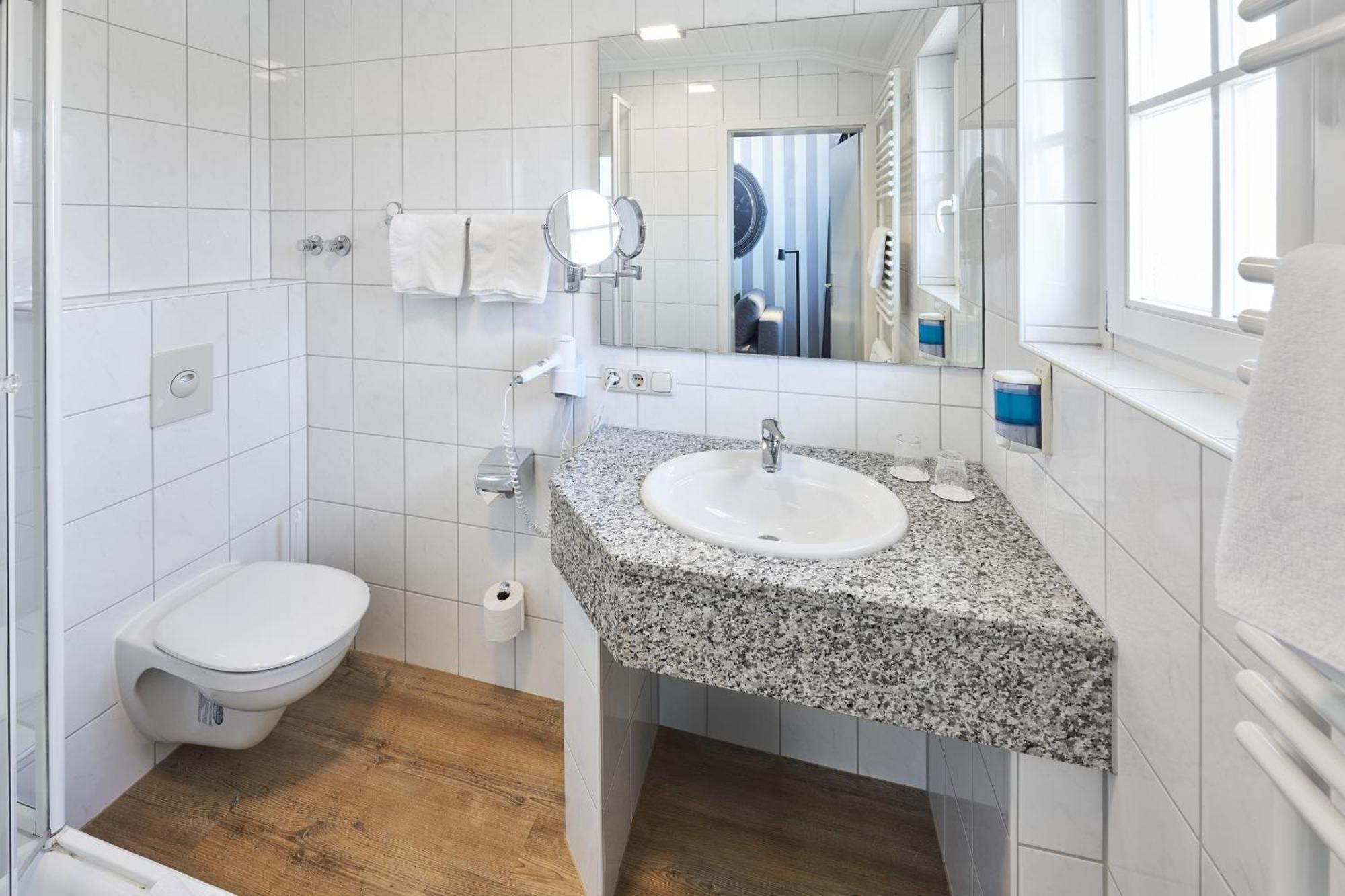 Das Landhotel Am Traetzhof Fulda Bagian luar foto